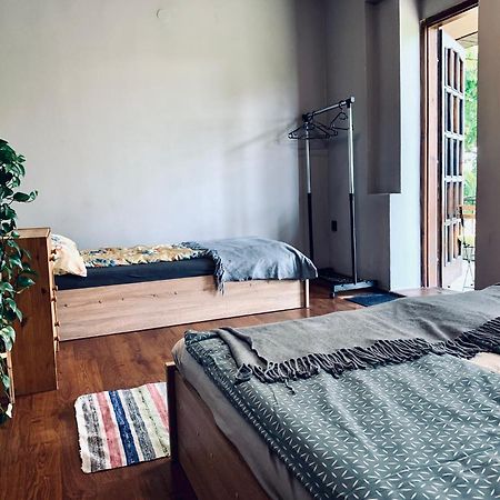 Var-Lak Apartman Eger Buitenkant foto