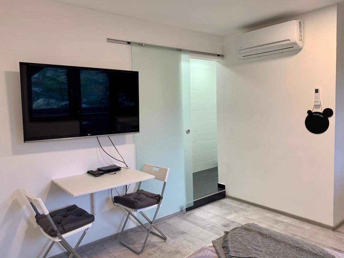 Var-Lak Apartman Eger Buitenkant foto
