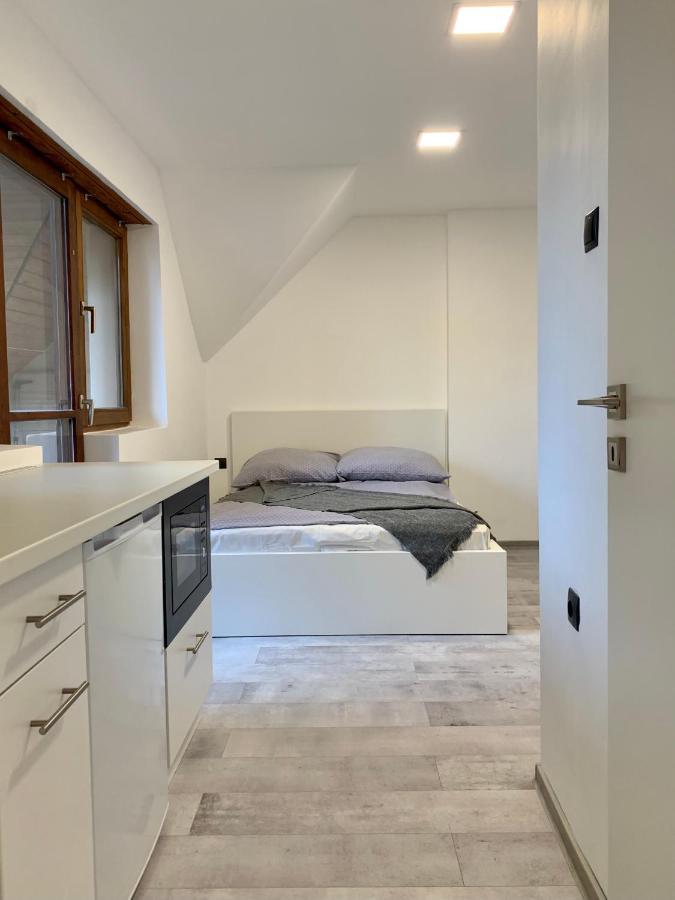 Var-Lak Apartman Eger Buitenkant foto