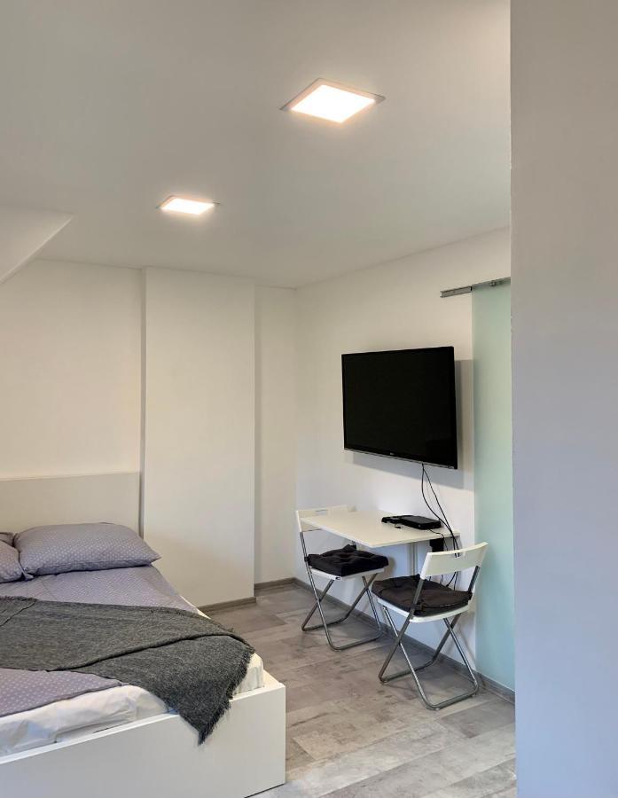 Var-Lak Apartman Eger Buitenkant foto