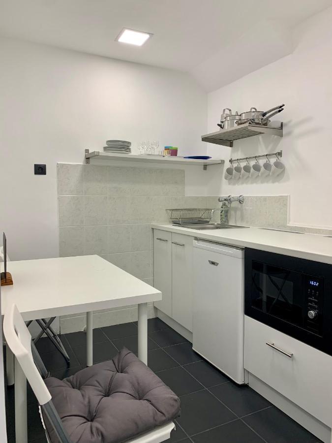 Var-Lak Apartman Eger Buitenkant foto