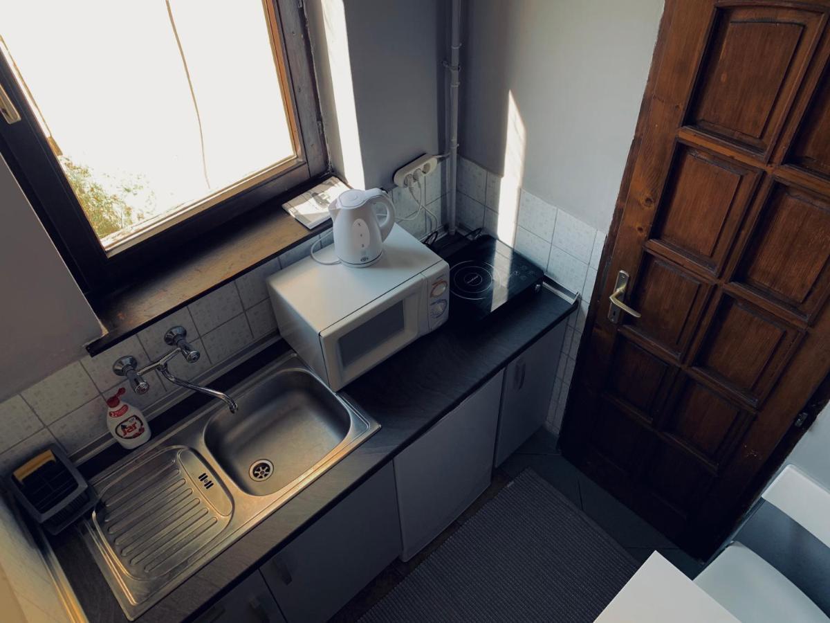 Var-Lak Apartman Eger Buitenkant foto